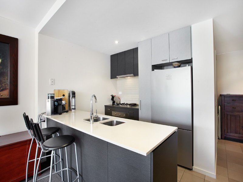 105/95 Ormond Road, Elwood image 3