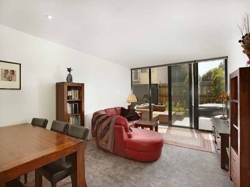 105/95 Ormond Road, Elwood image 4