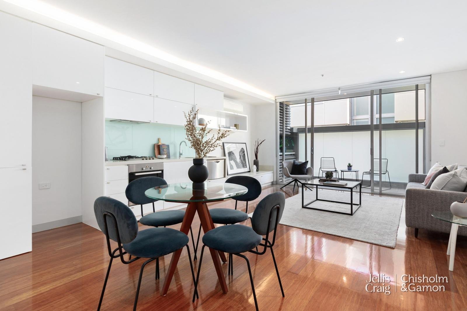 105/96 Ormond Road, Elwood image 2