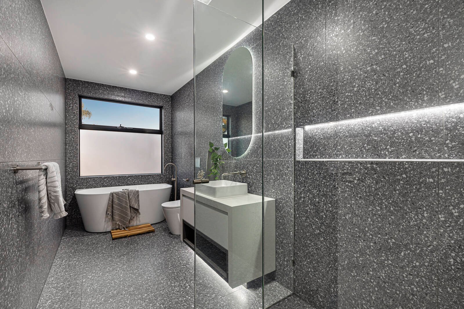 Property Gallery Thumbnail 9