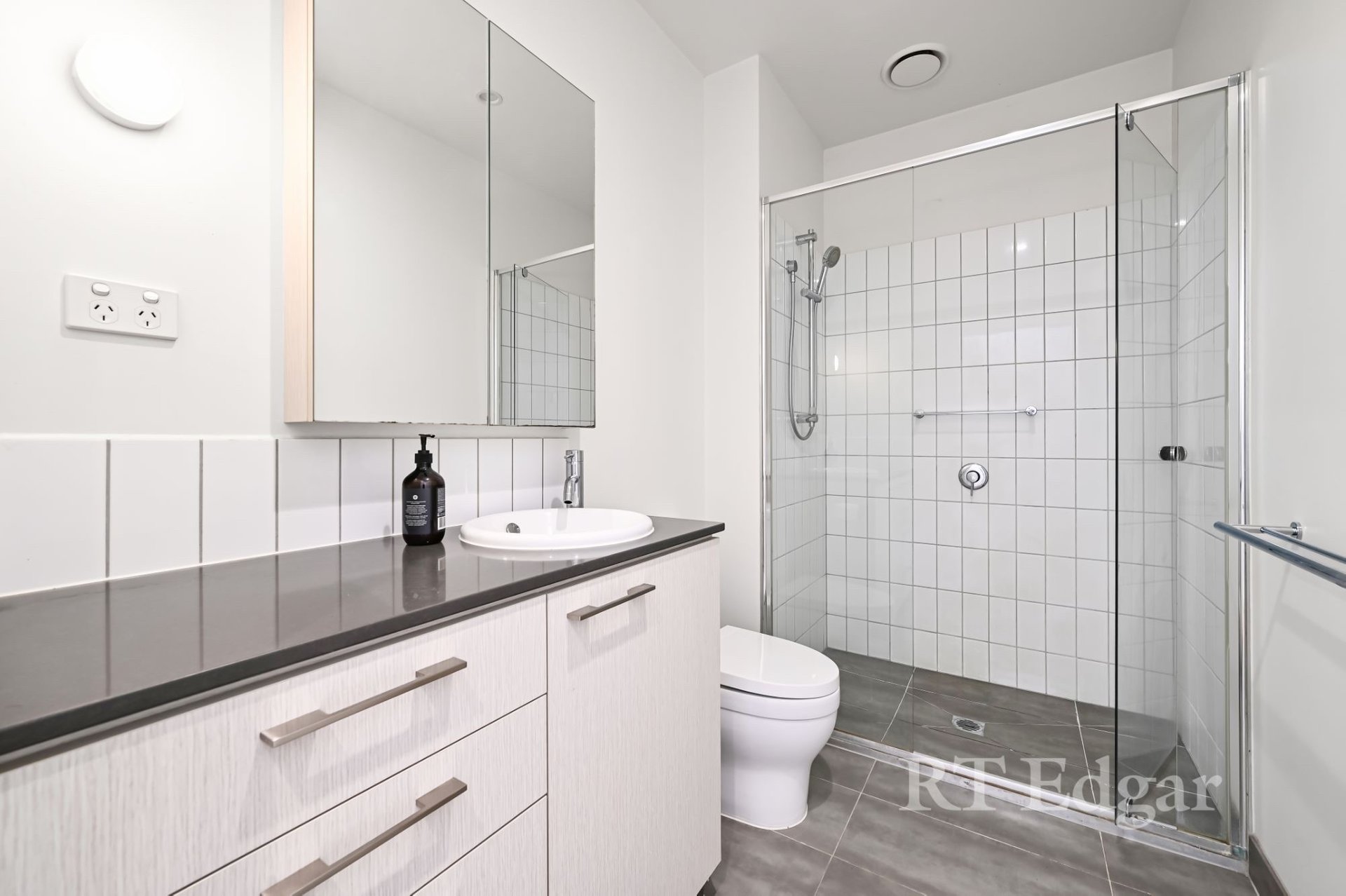 Property Gallery Thumbnail 3