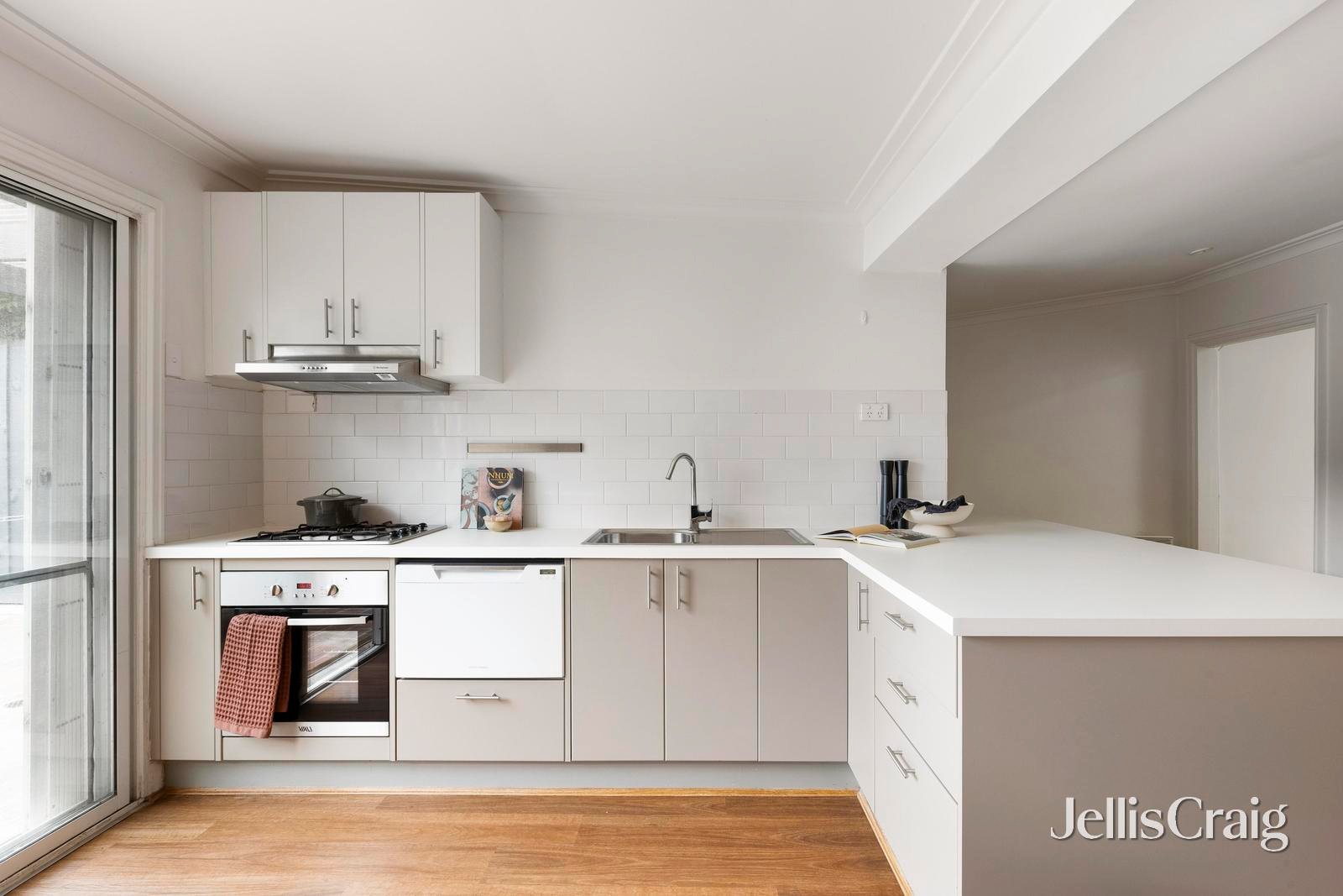 106 Helen Street, Northcote image 4