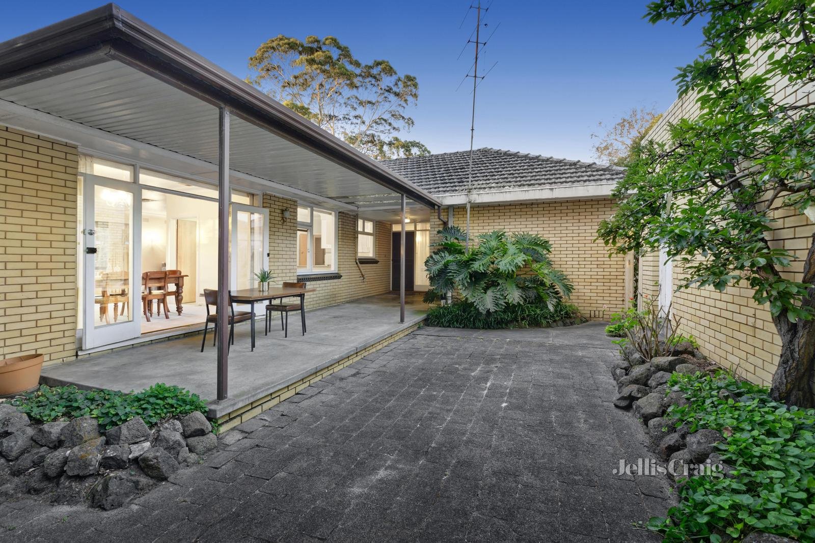 106 Marianne Way, Mount Waverley image 9