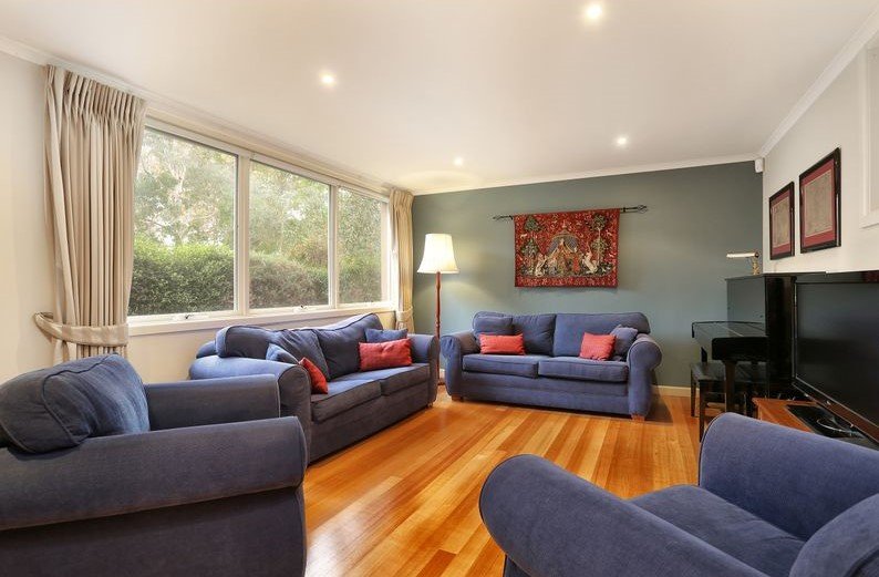 106 Mountain View Parade, Rosanna image 5