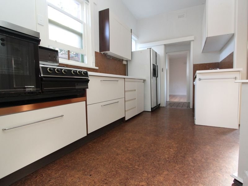 Property Gallery Thumbnail 5