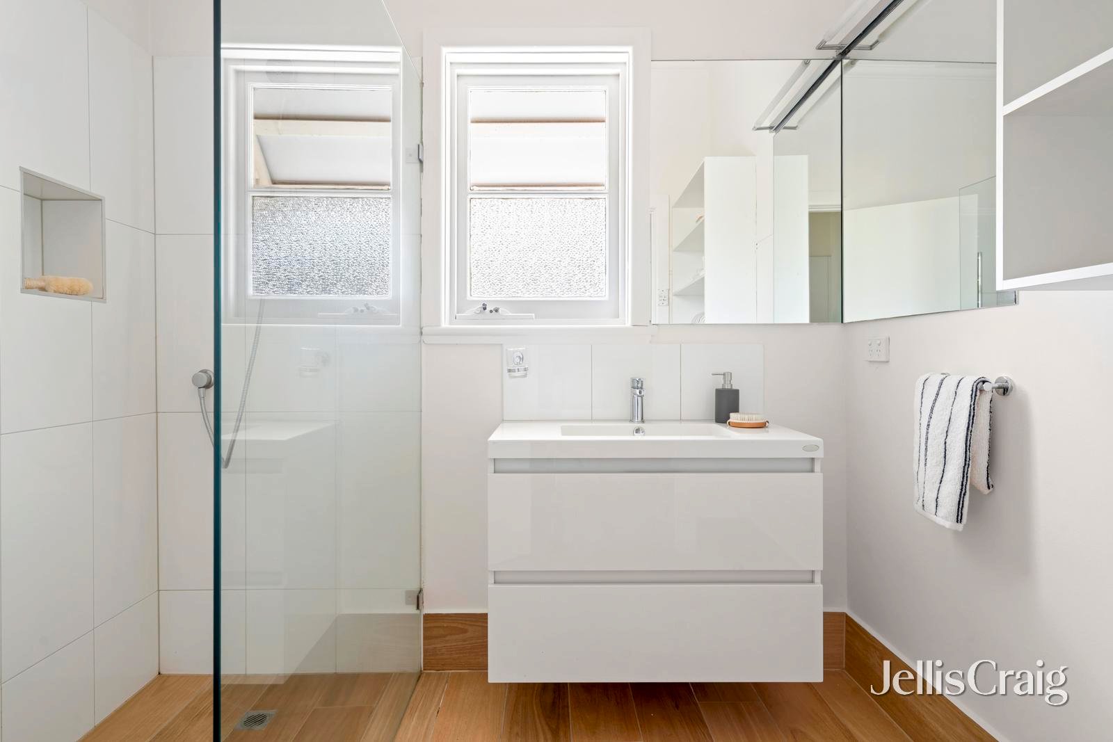 106 Springhall Parade, Pascoe Vale South image 9