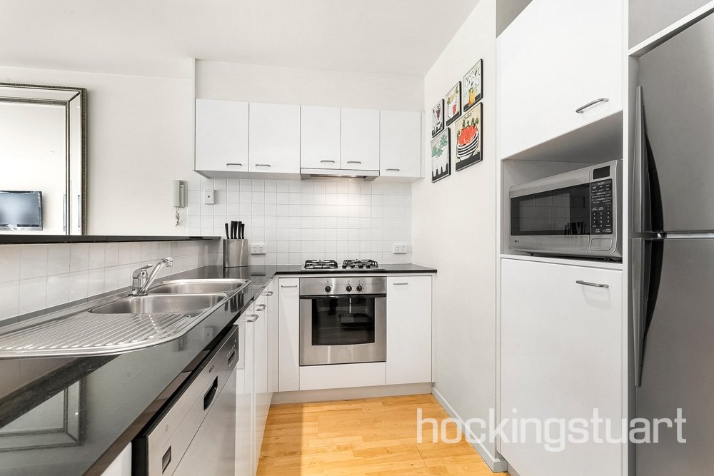 106/102 Camberwell Road, Hawthorn East image 3