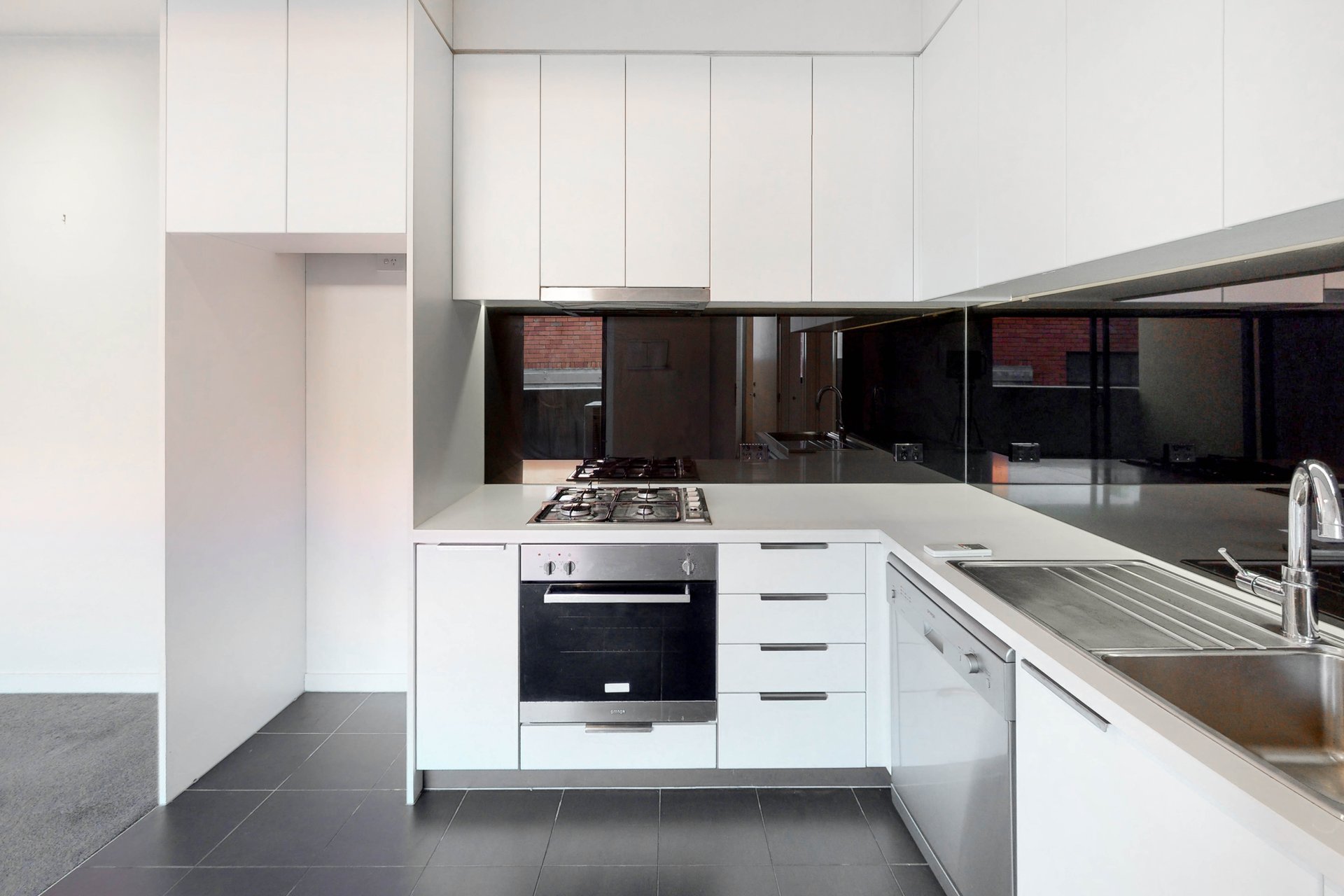 106/107 Hawke Street, West Melbourne image 2