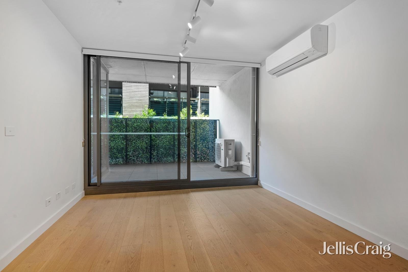 106/12 Queen Street, Blackburn image 3