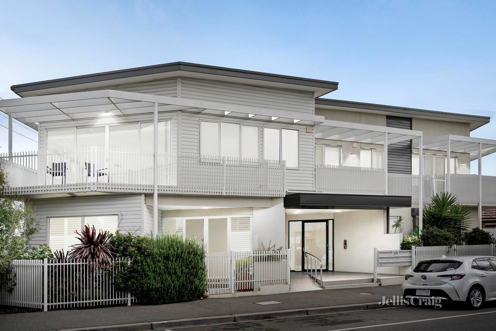 106/129 Douglas Parade, Williamstown image 1