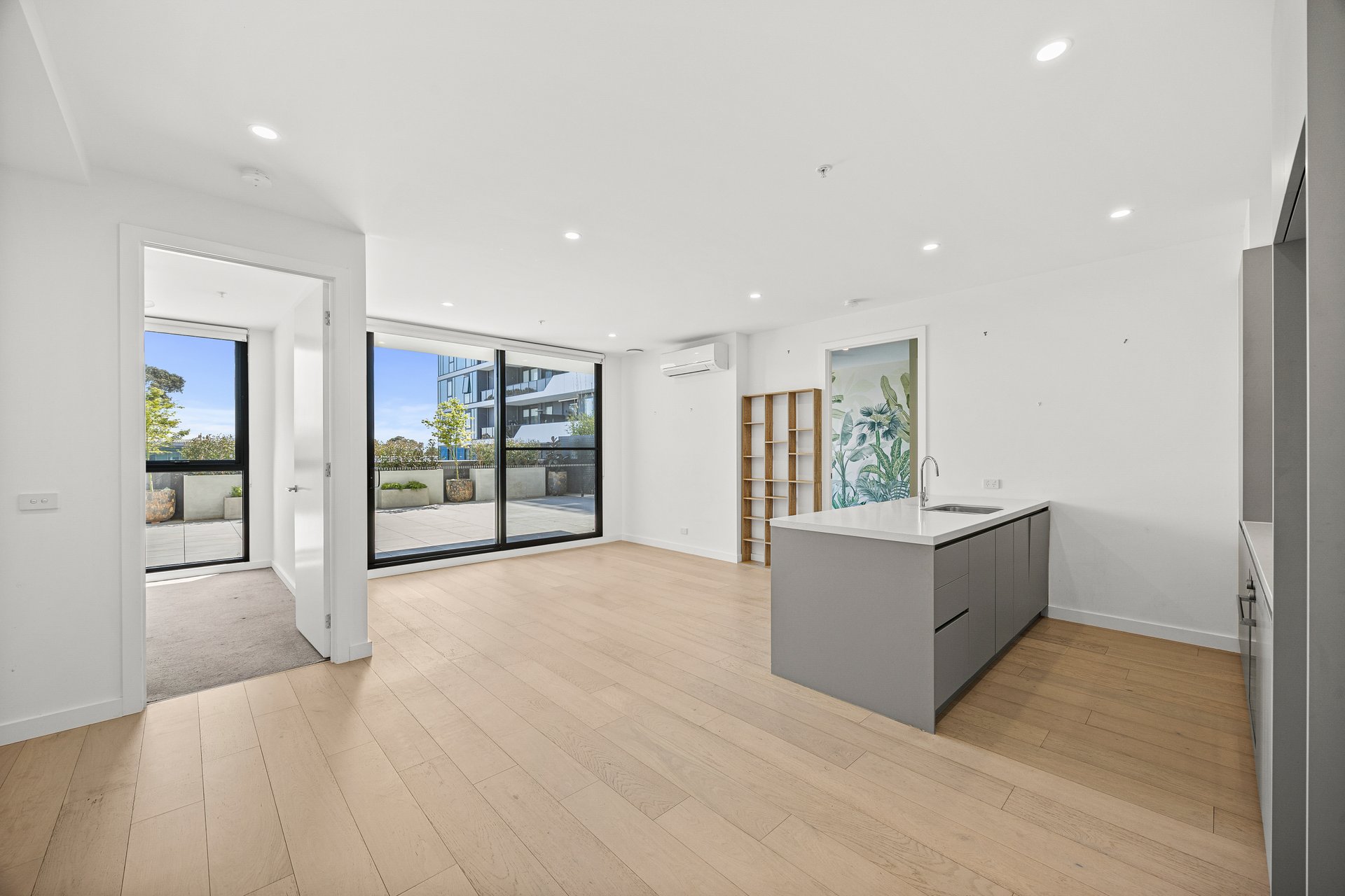 106/162 Whitehorse Road, Blackburn image 1