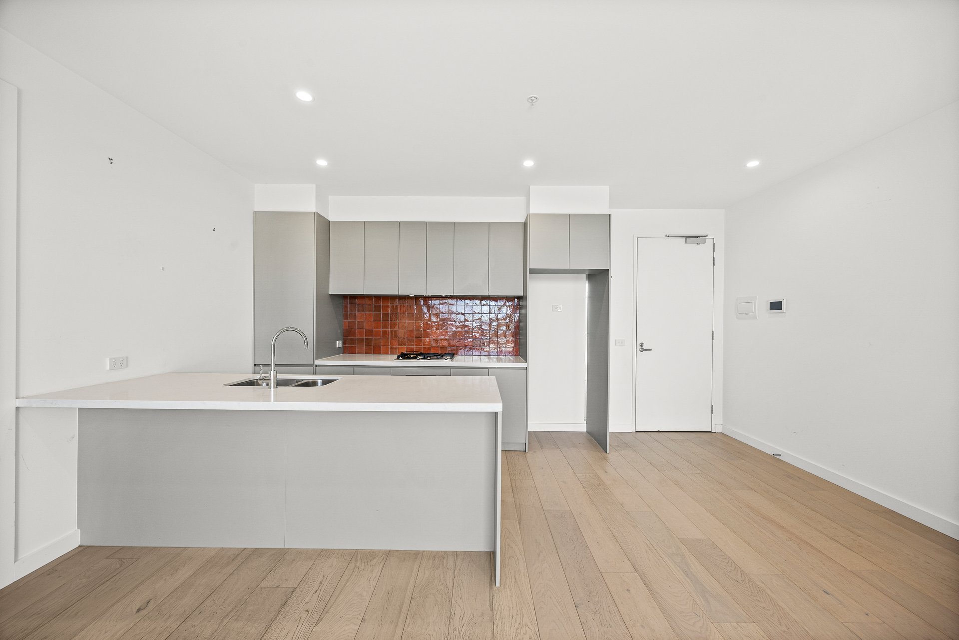 106/162 Whitehorse Road, Blackburn image 2