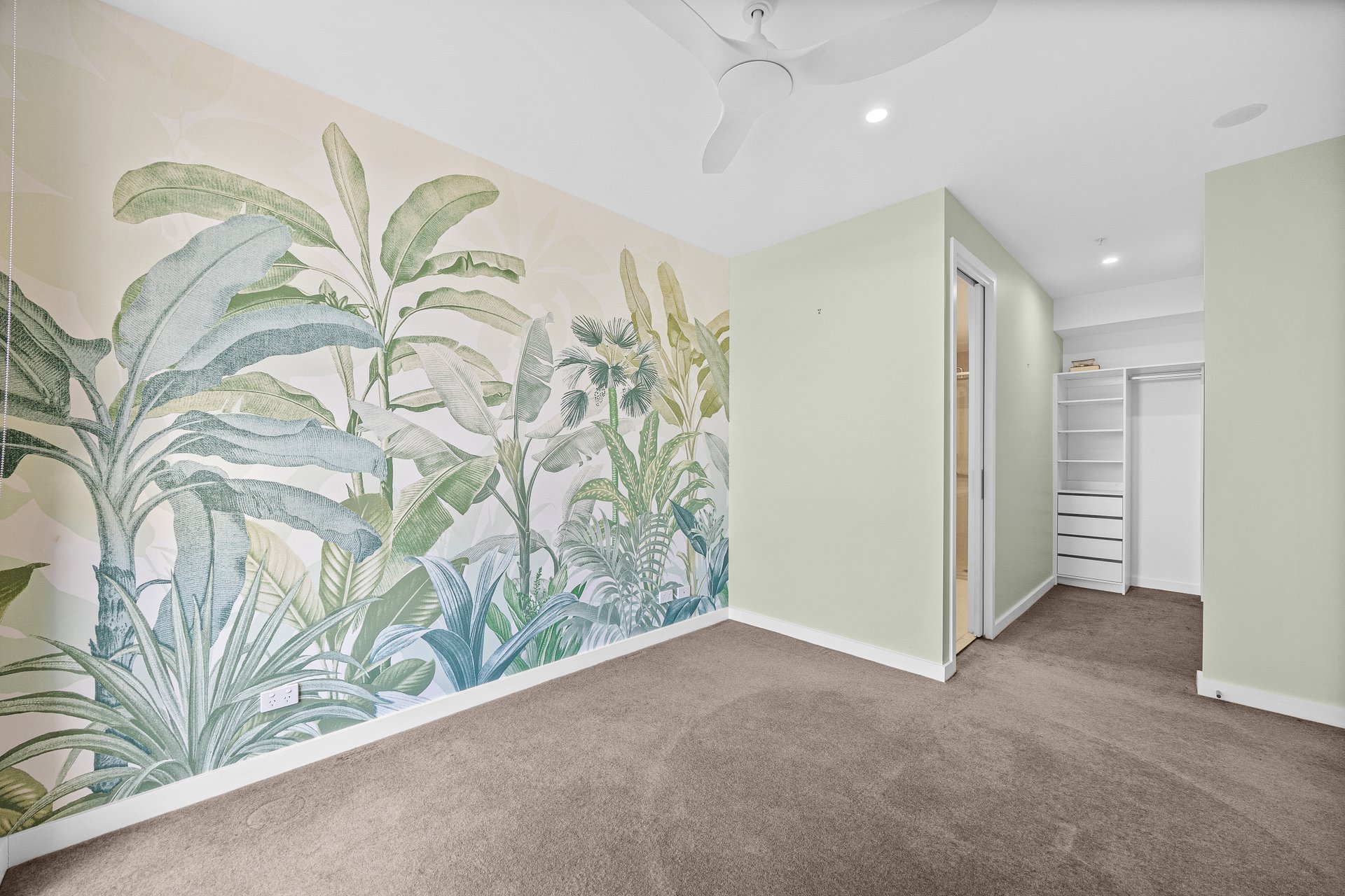 106/162 Whitehorse Road, Blackburn image 5