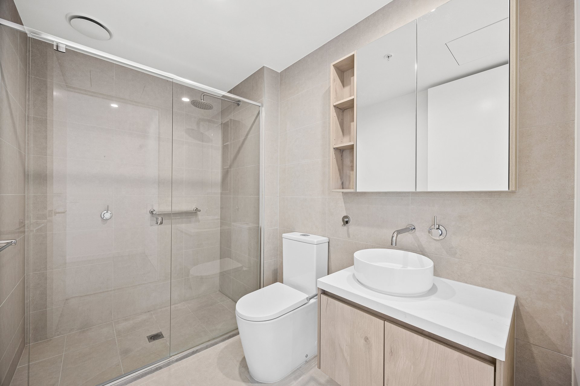 106/162 Whitehorse Road, Blackburn image 7