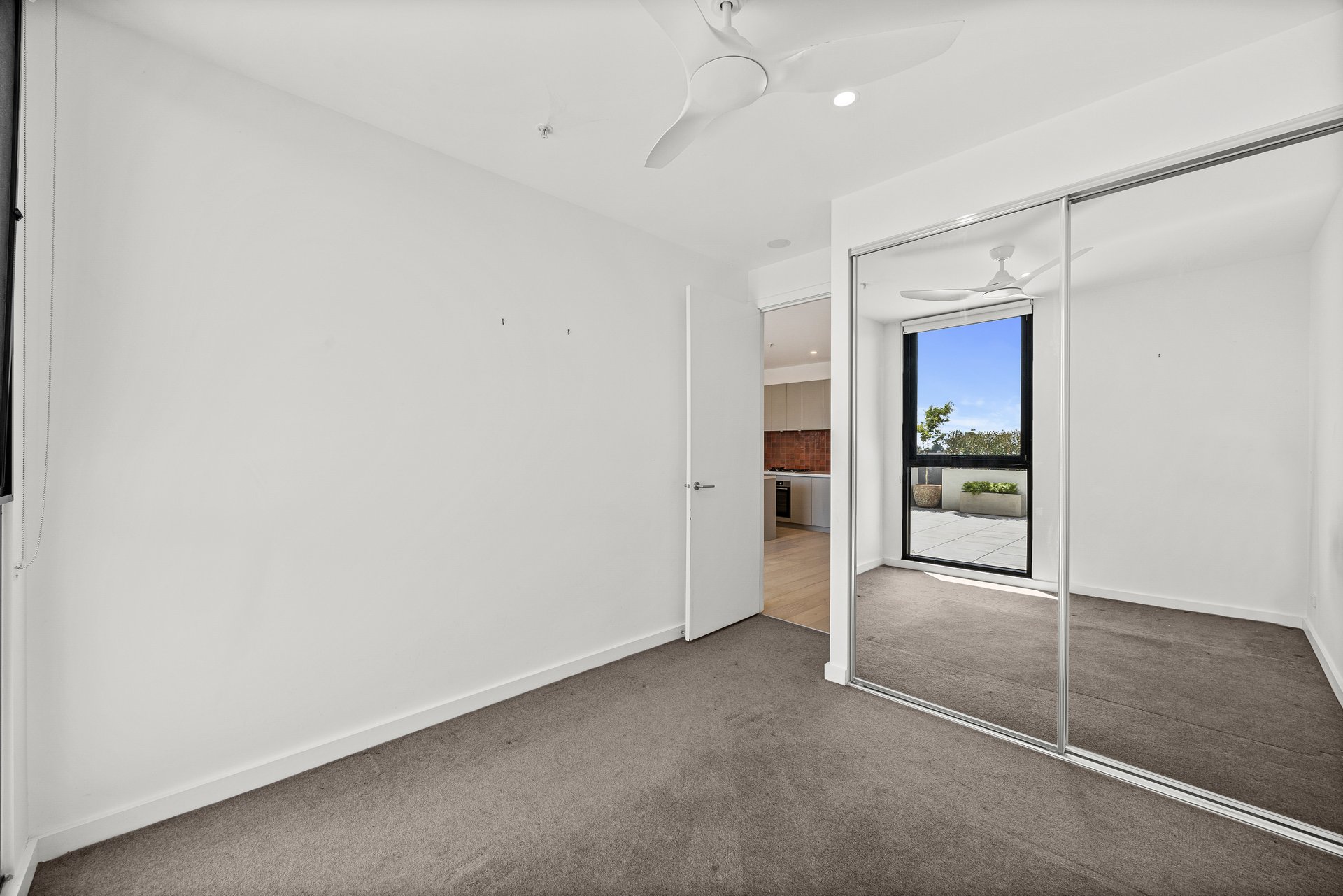 106/162 Whitehorse Road, Blackburn image 8