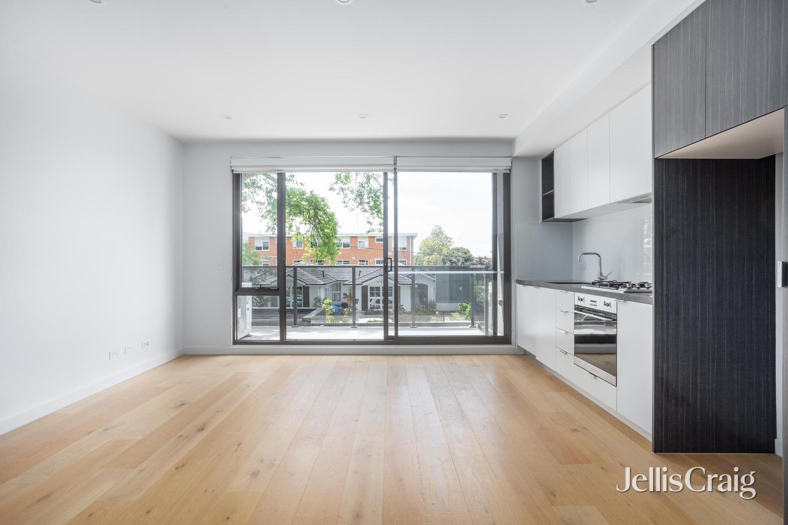 106/18 Cadow Street, Kew East image 2