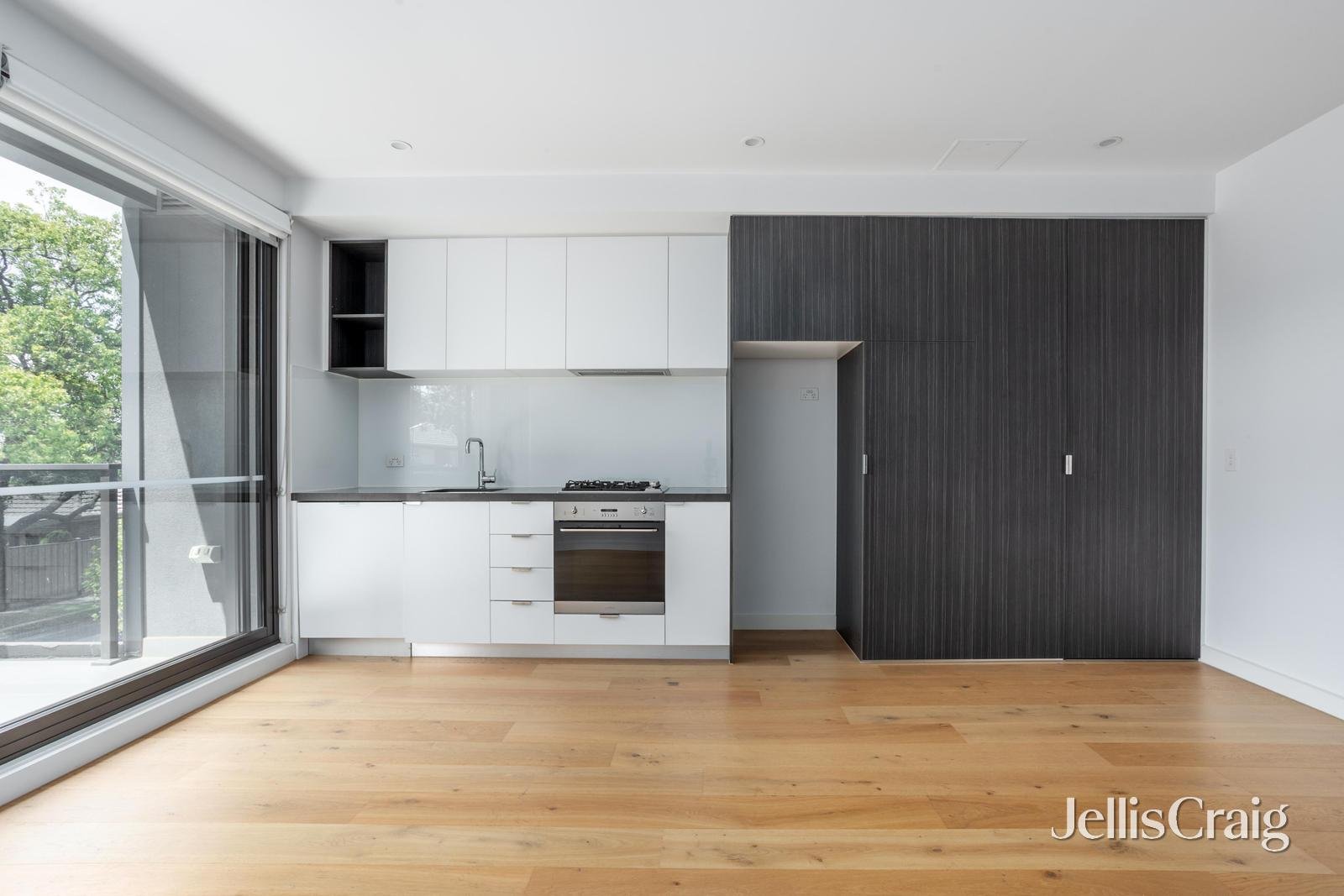 106/18 Cadow Street, Kew East image 3