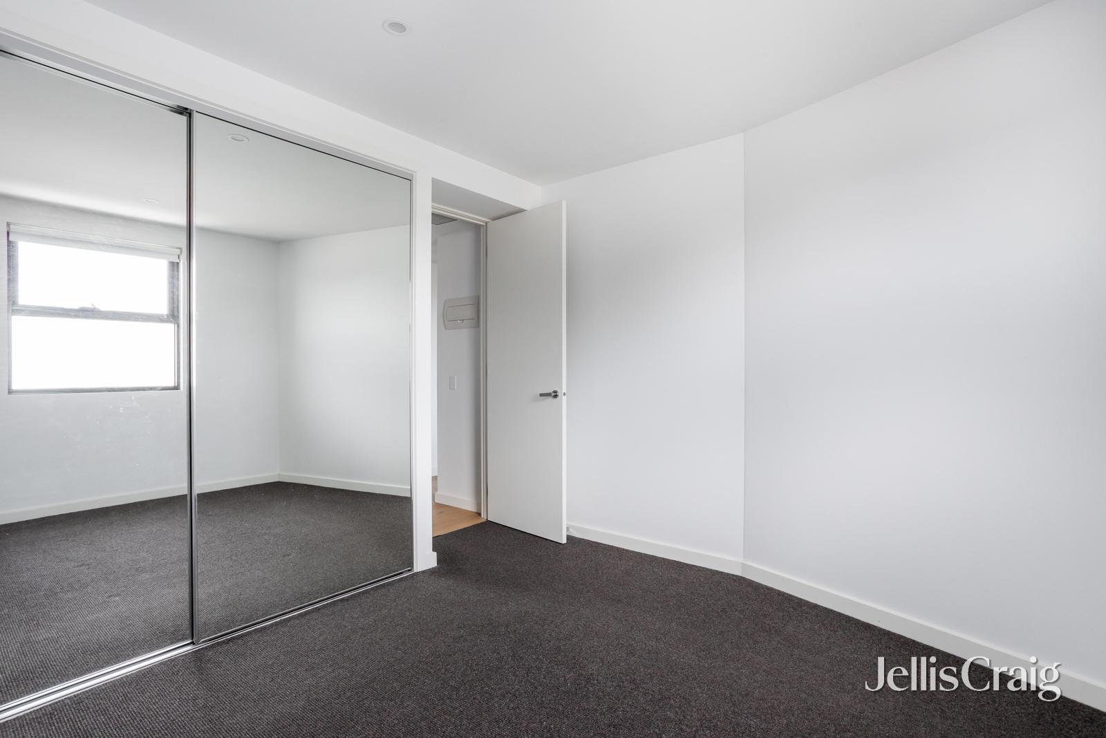 106/18 Cadow Street, Kew East image 5