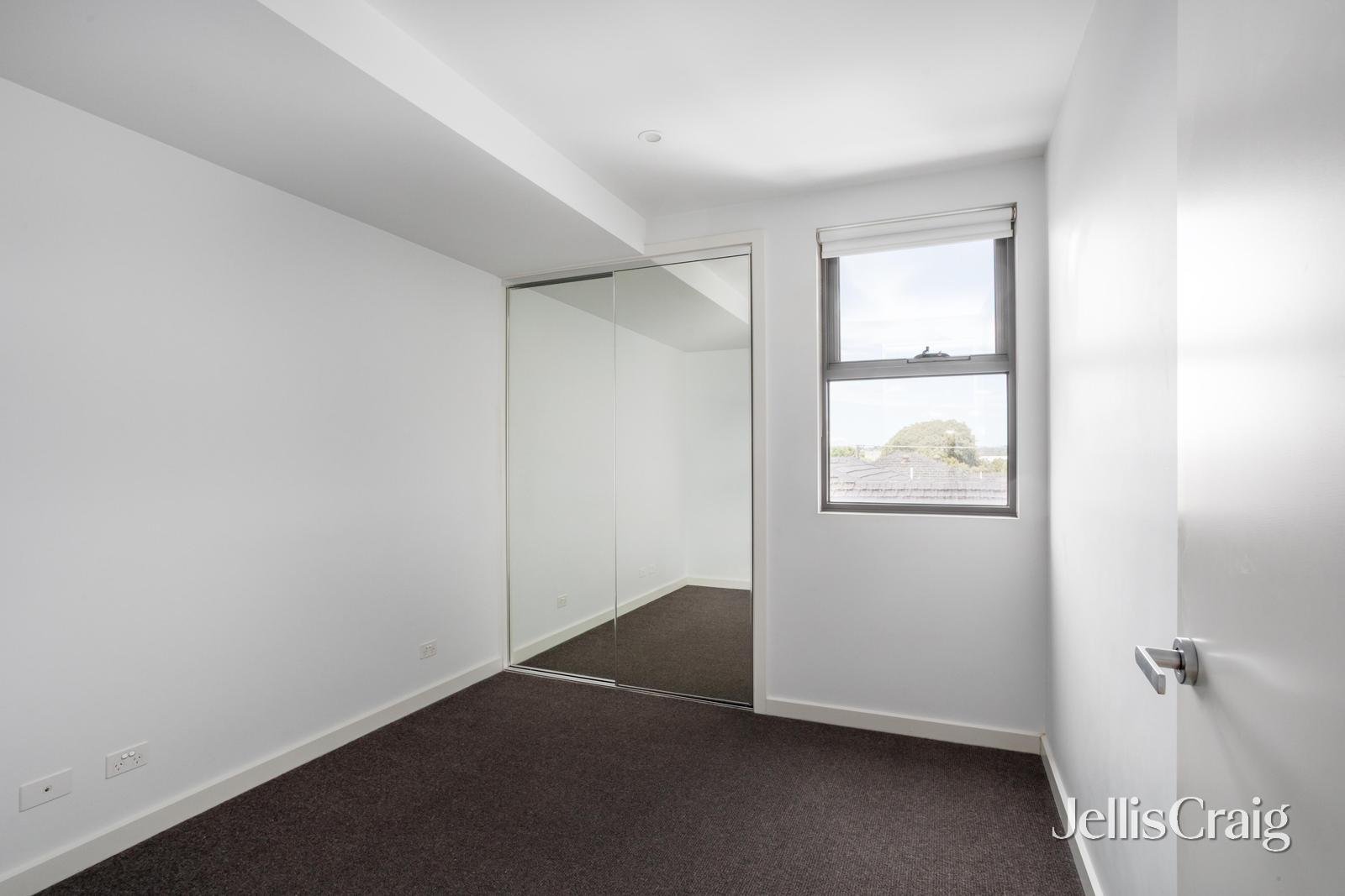 106/18 Cadow Street, Kew East image 6