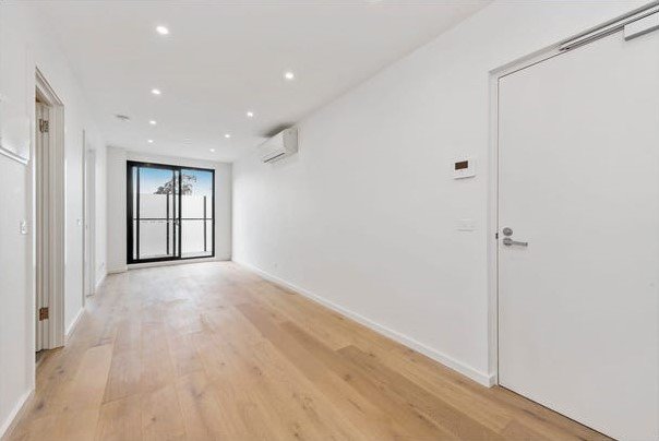 106/1B Kokaribb Road, Carnegie image 2