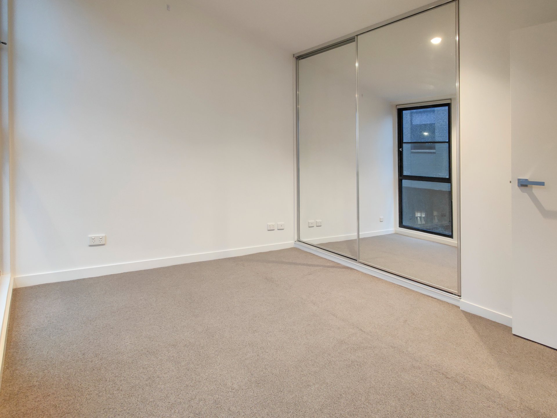 Property Gallery Thumbnail 5