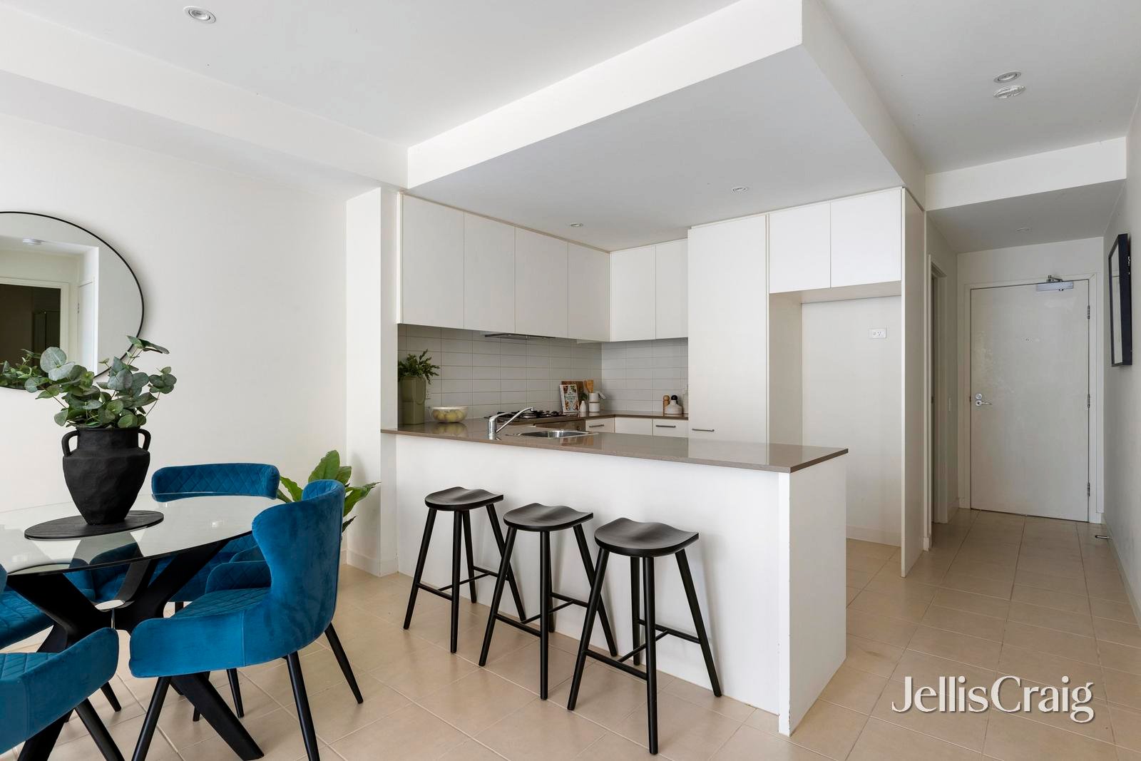 106/33 Cliveden Close, East&nbsp;Melbourne image 3