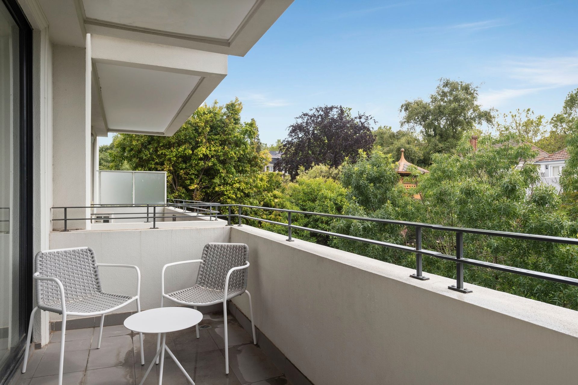 Property Gallery Thumbnail 3