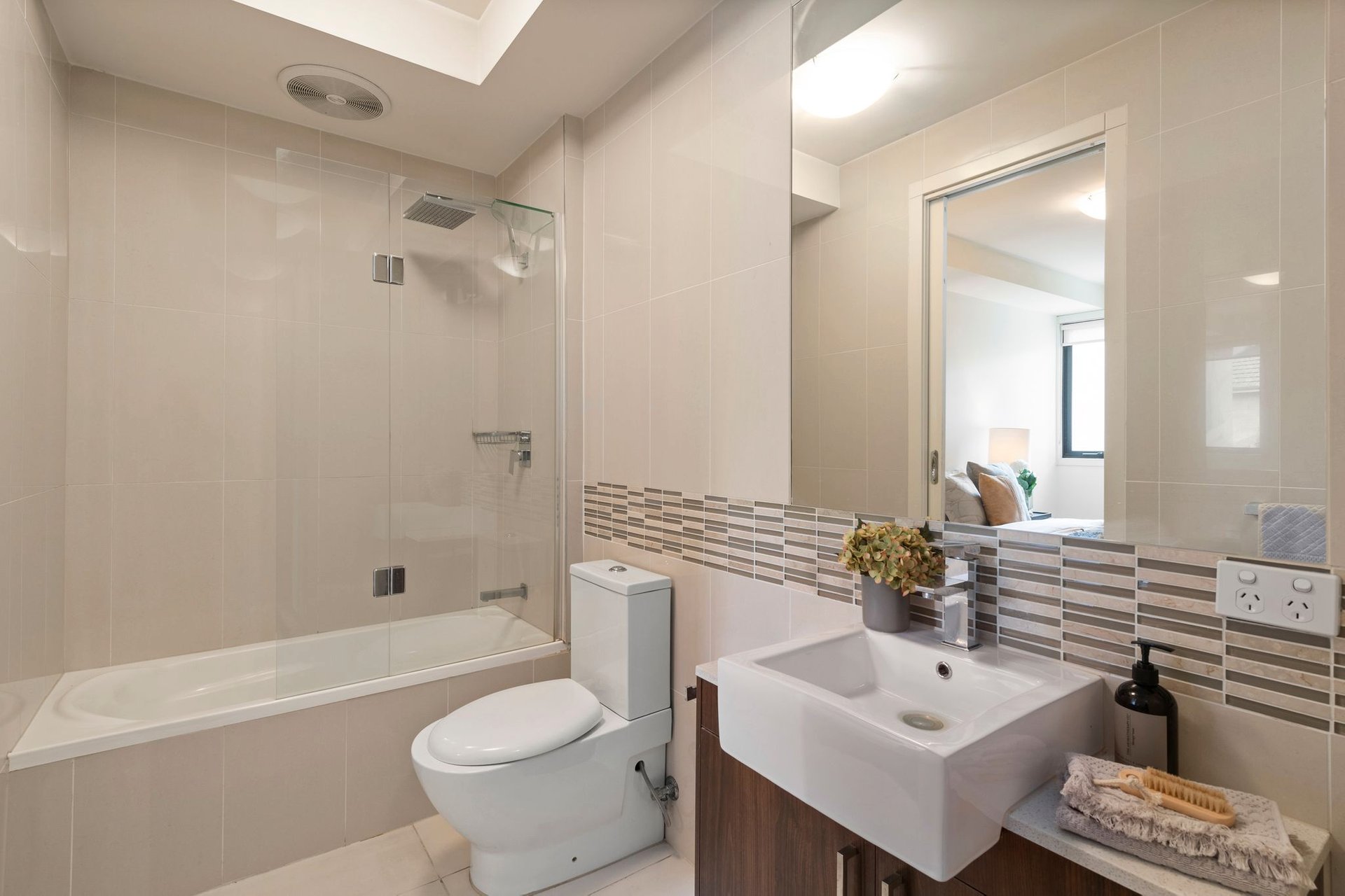 Property Gallery Thumbnail 7