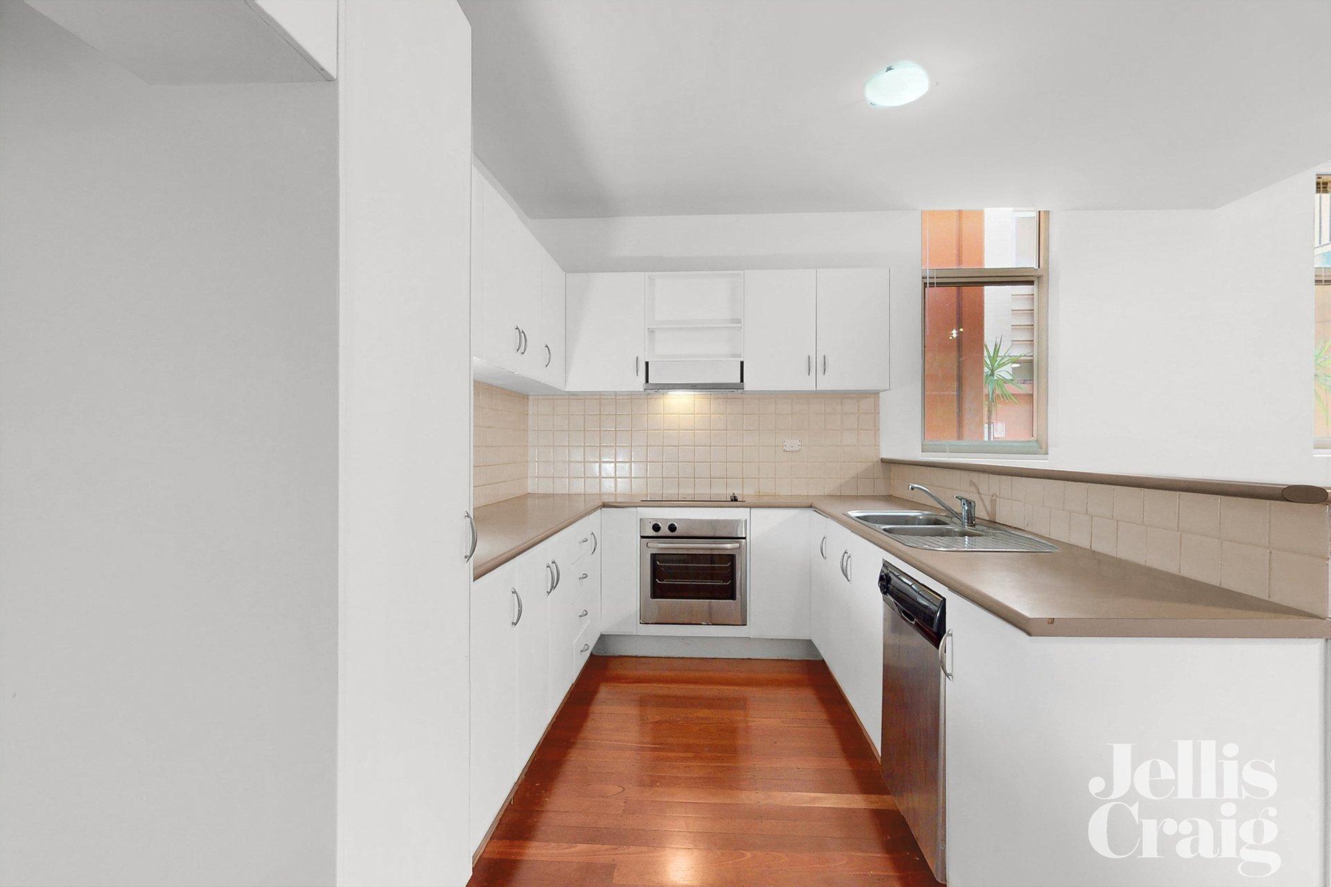 106/5 Ordnance Reserve, Maribyrnong image 2