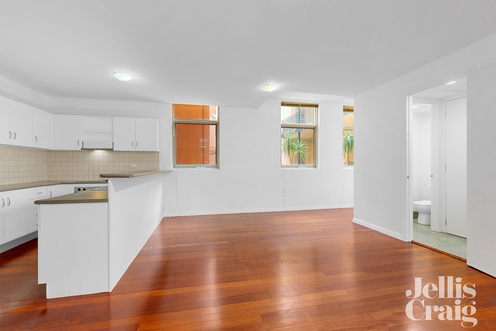 106/5 Ordnance Reserve, Maribyrnong image 4