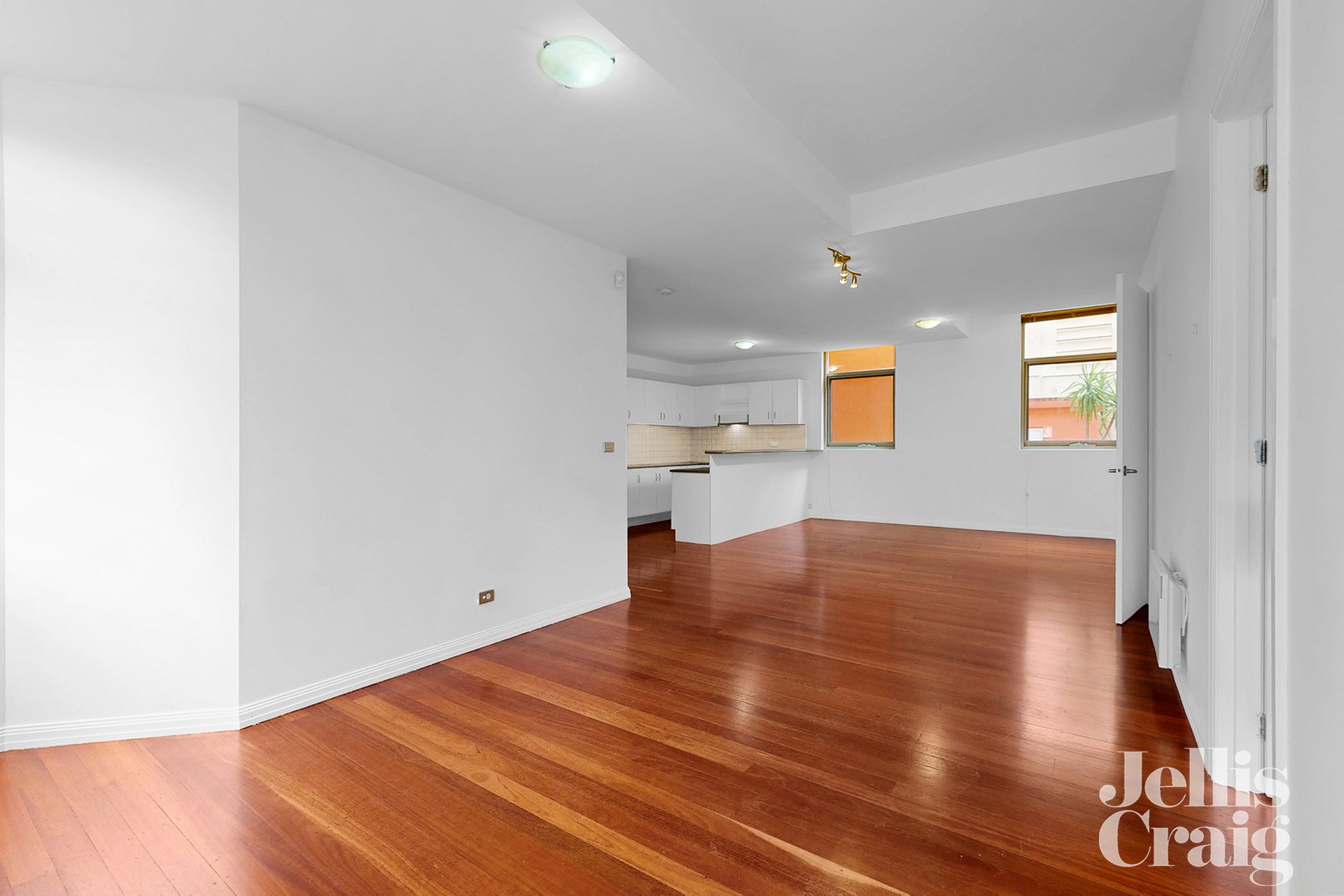 106/5 Ordnance Reserve, Maribyrnong image 5