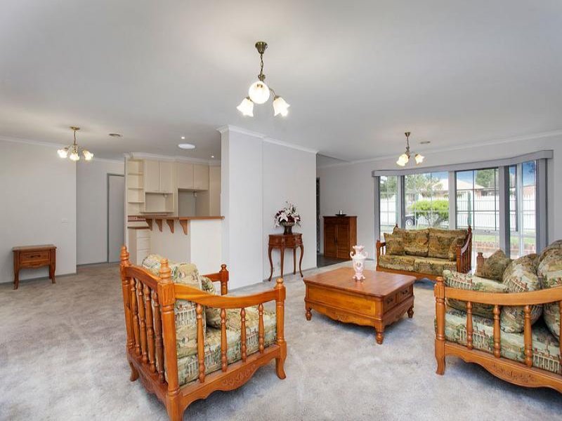 107 Bridgewater Way, Rowville image 2