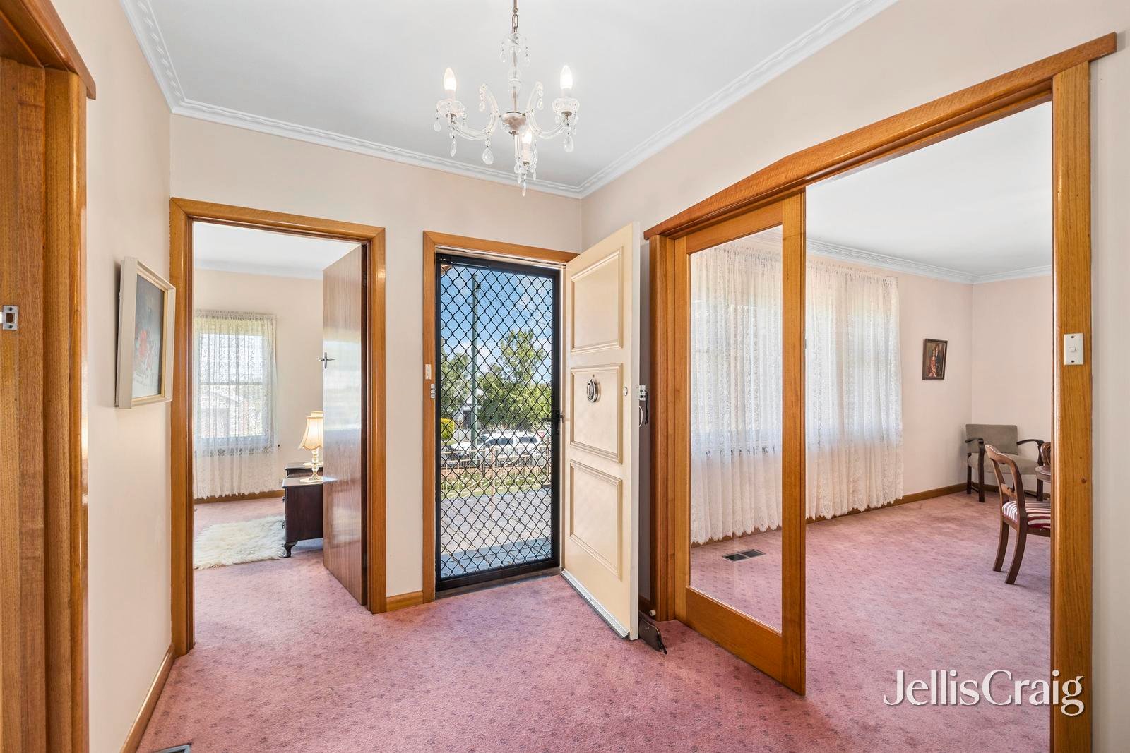 107 Chisholm Street, Soldiers Hill image 2