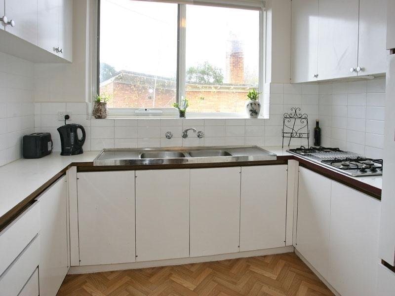 10/7 Dickens Street, Elwood image 3
