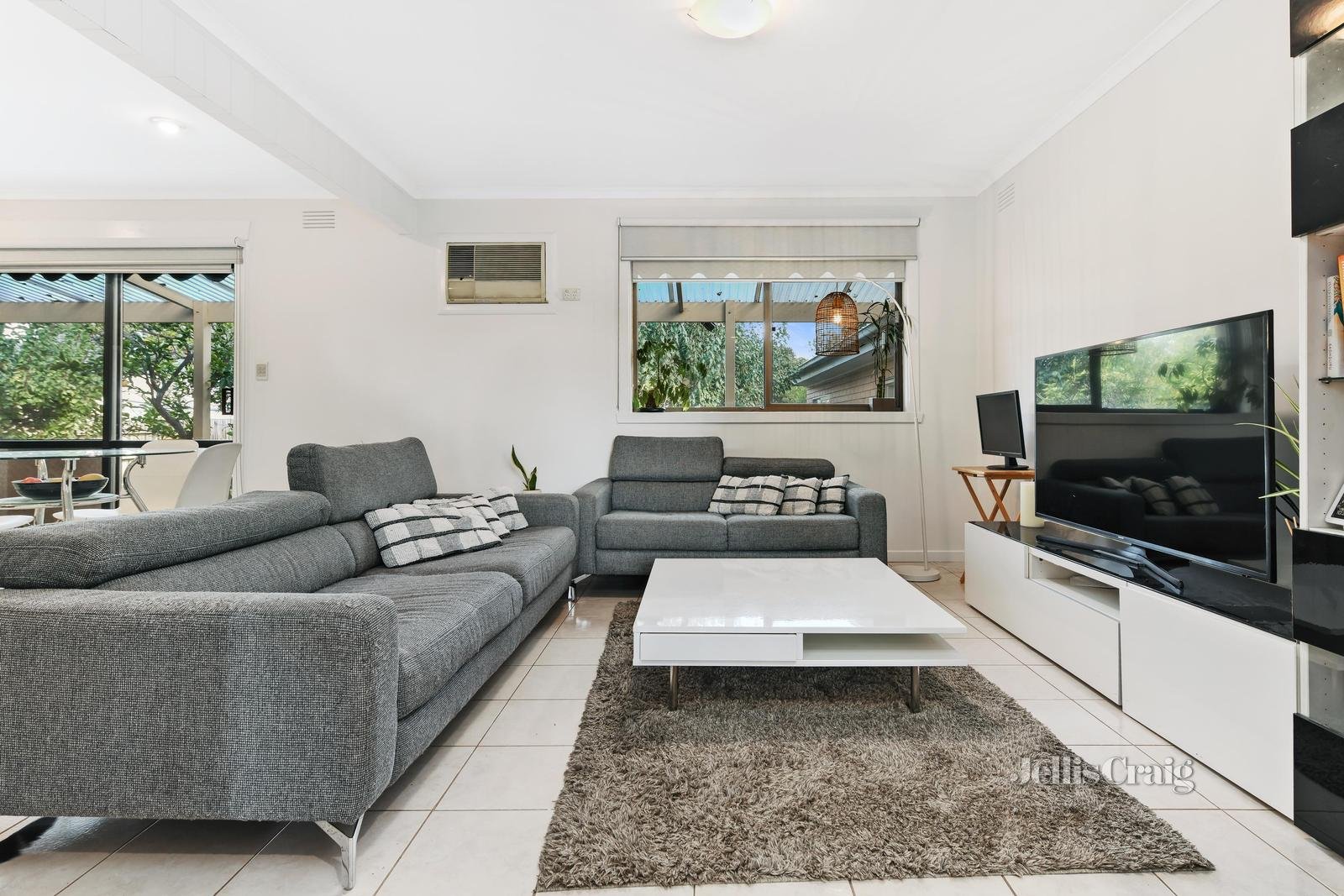 107 Lawrence Road, Mount Waverley image 9
