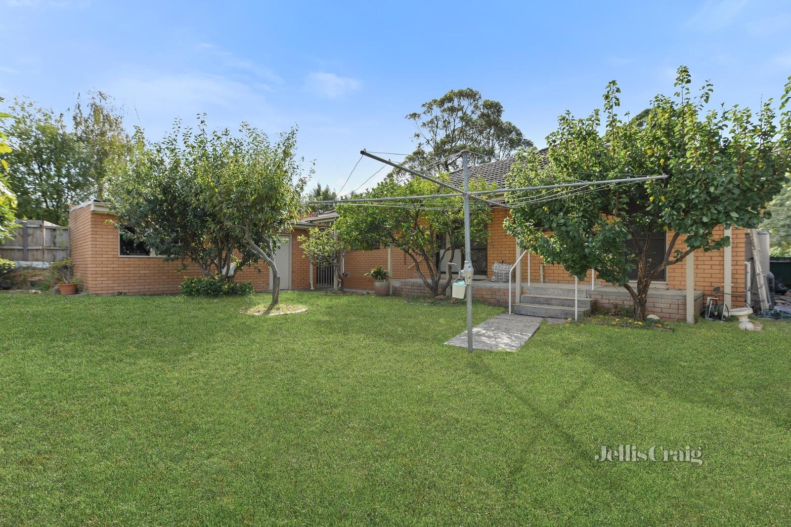 107 Lawrence Road, Mount Waverley image 14