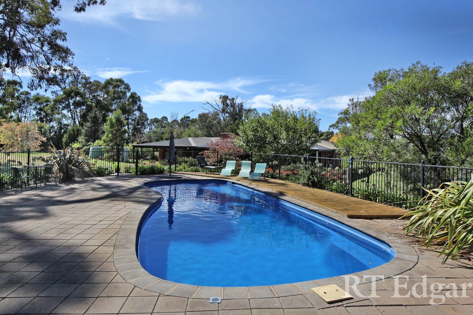 Property Gallery Thumbnail 9