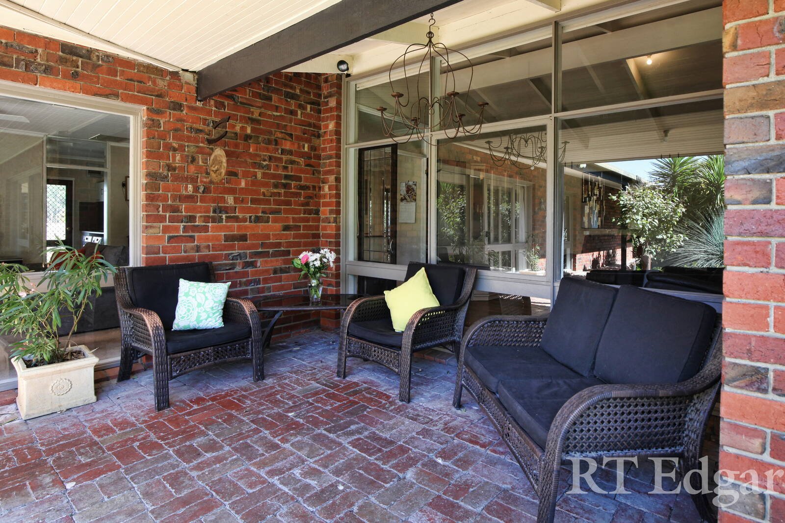 Property Gallery Thumbnail 11