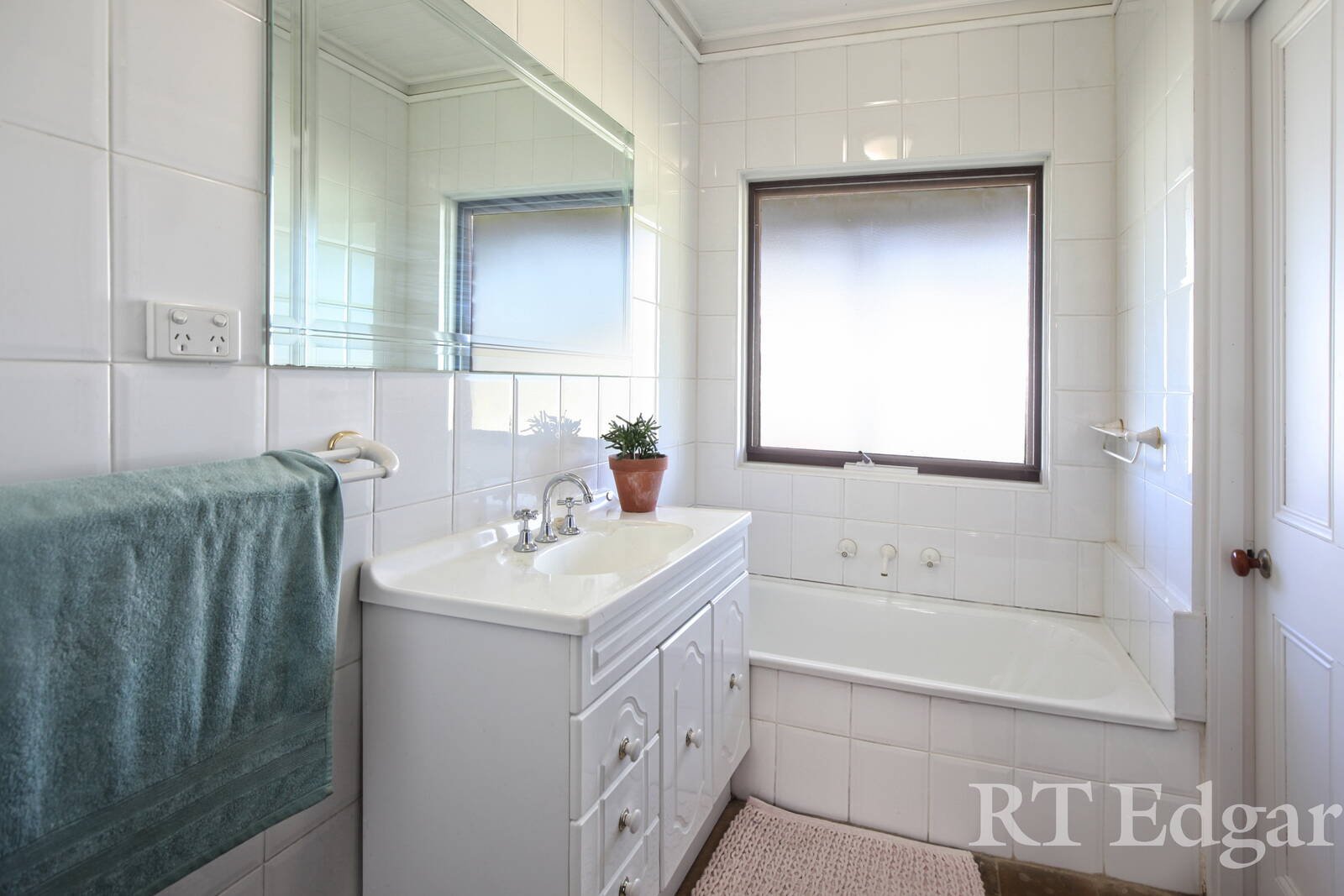 Property Gallery Thumbnail 8