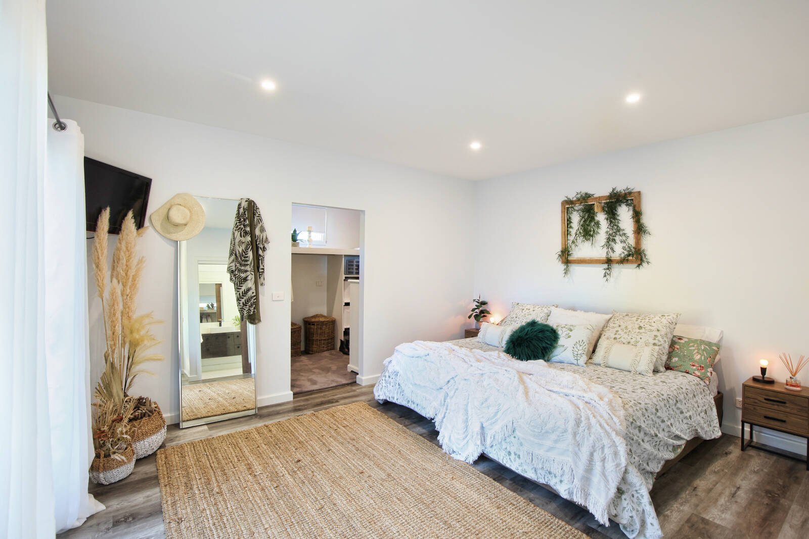 Property Gallery Thumbnail 9