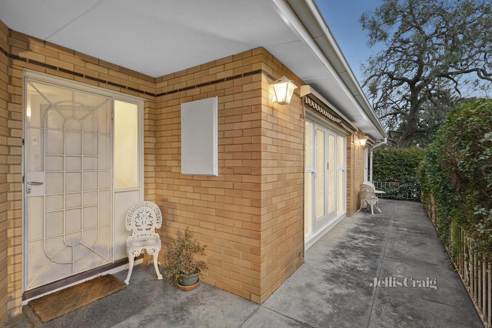 107 Main Street, Blackburn image 1