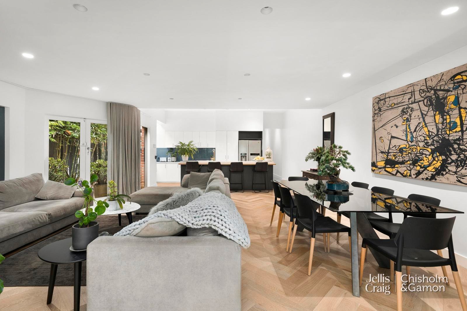 107 Mitford Street, Elwood image 3