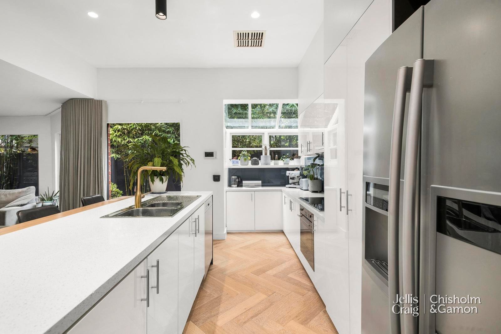 107 Mitford Street, Elwood image 6
