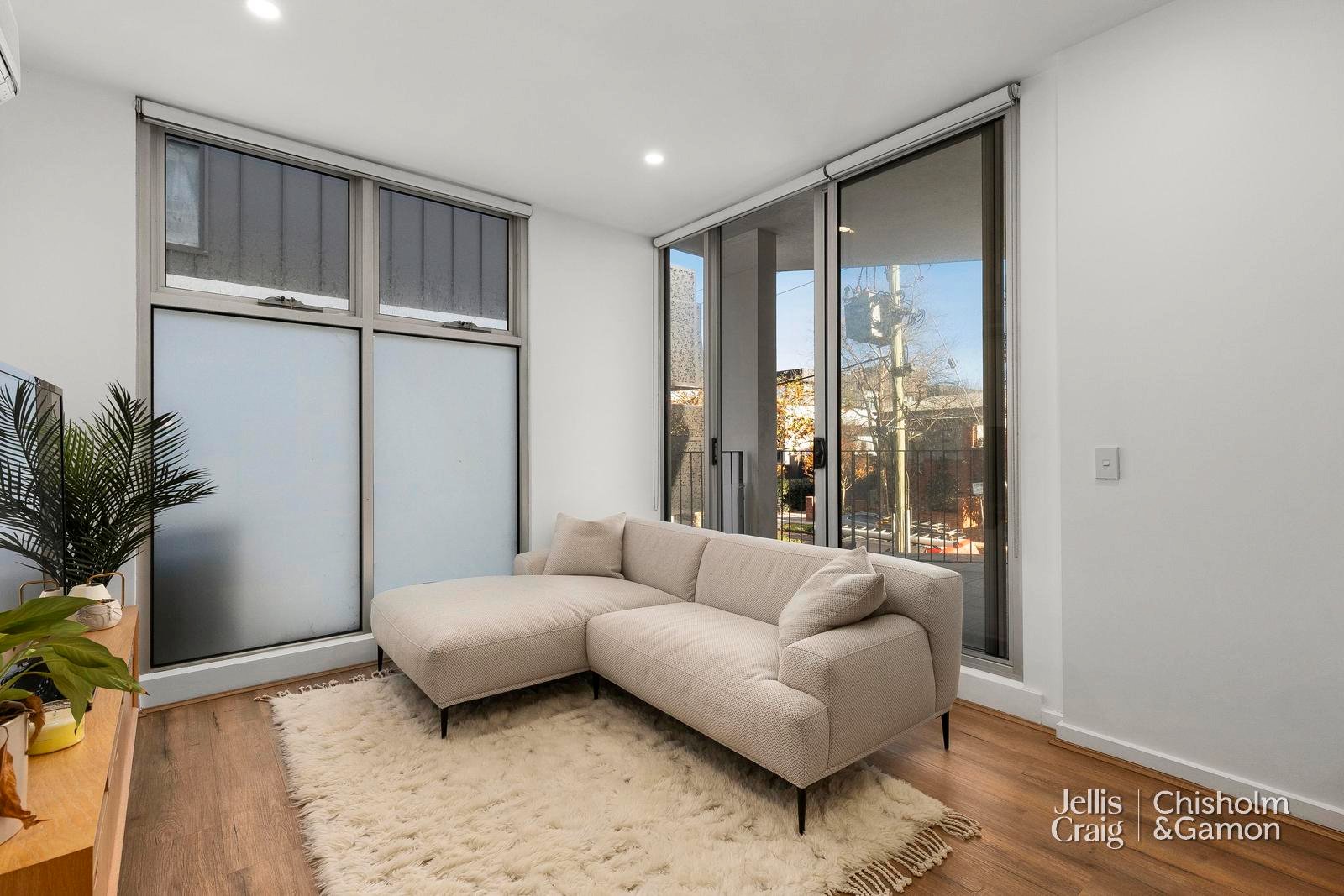 107/122 Ormond Road, Elwood image 2