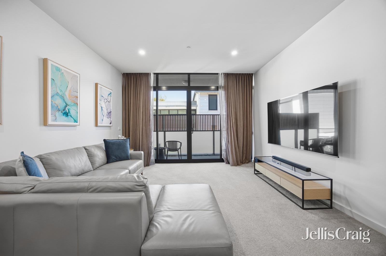 107/18 Wendouree Parade, Lake&nbsp;Wendouree image 2