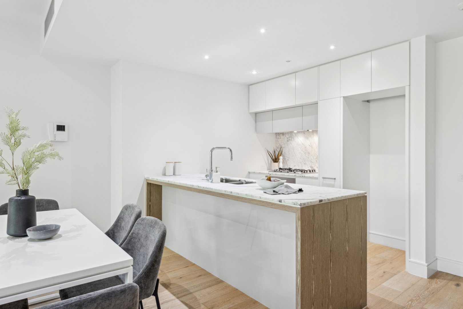 107/2-4 Gascoyne Street, Canterbury image 4