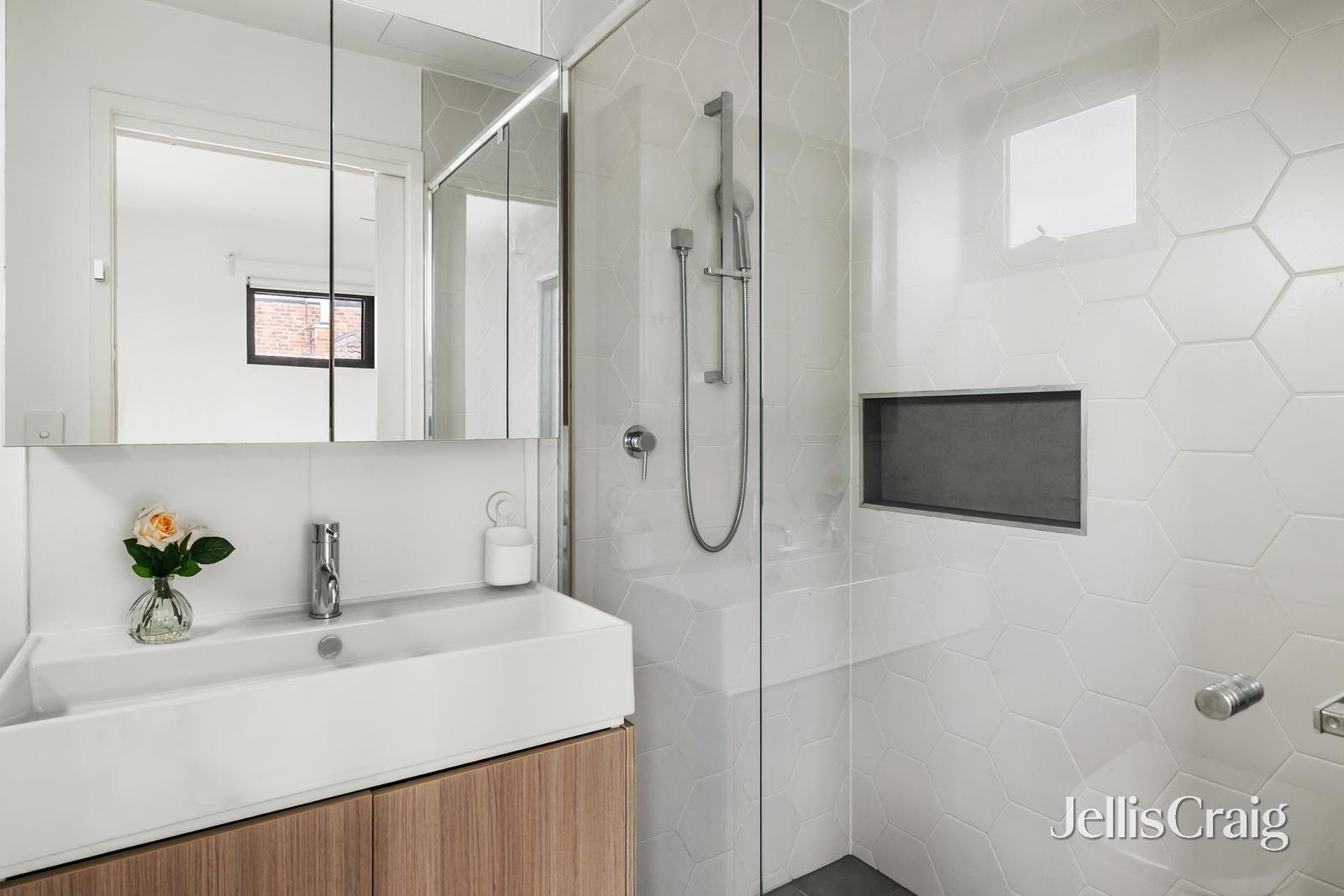 107/27 Jasper Road, Bentleigh image 10