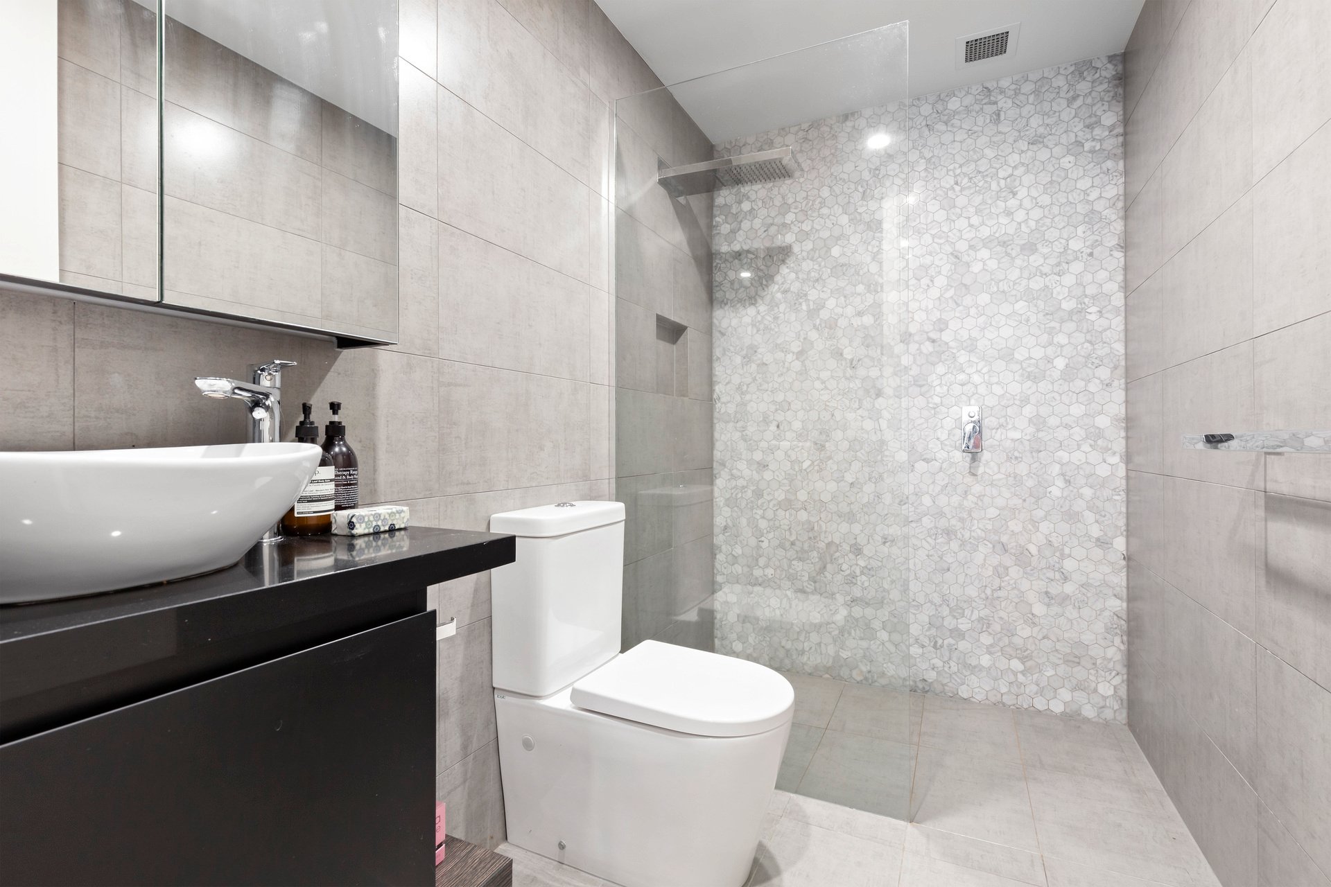 Property Gallery Thumbnail 8