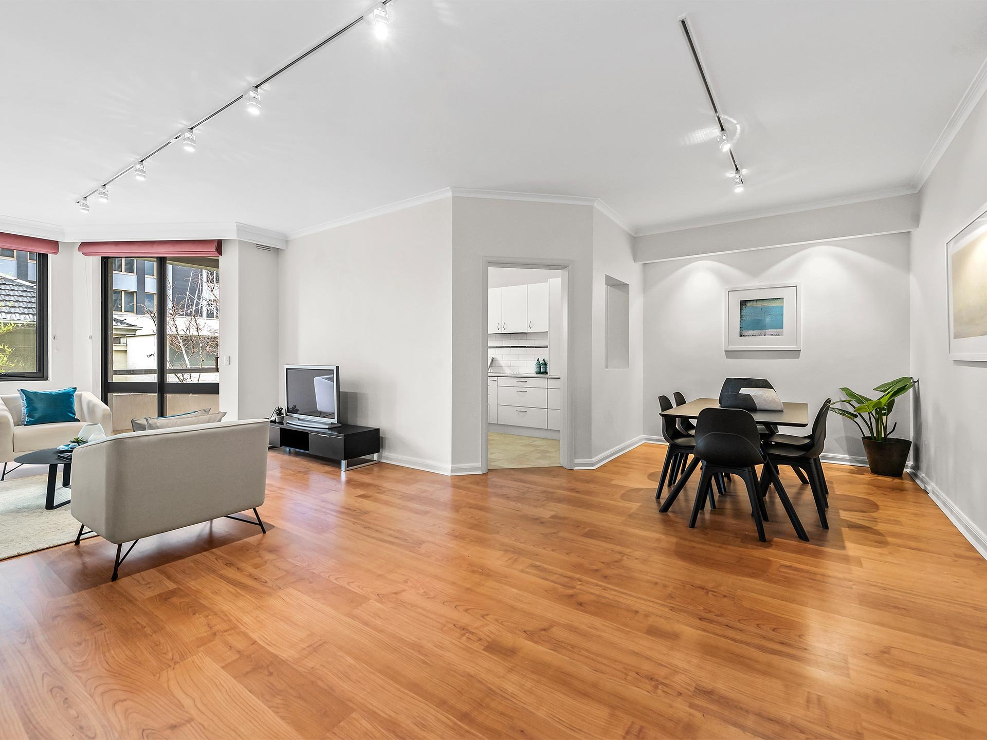 10 / 73 Queens Road MELBOURNE