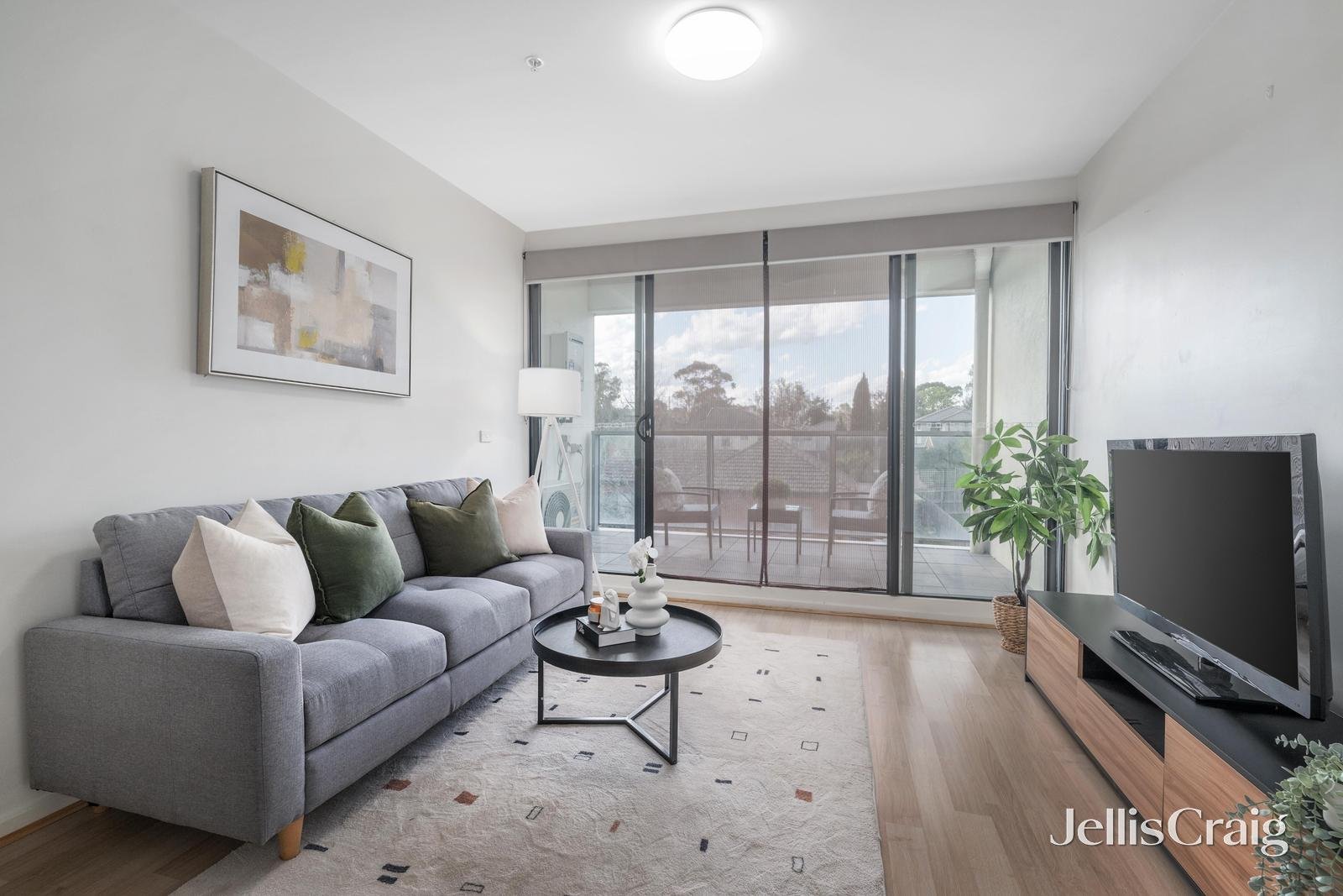 107/300 Middleborough Road, Blackburn image 1